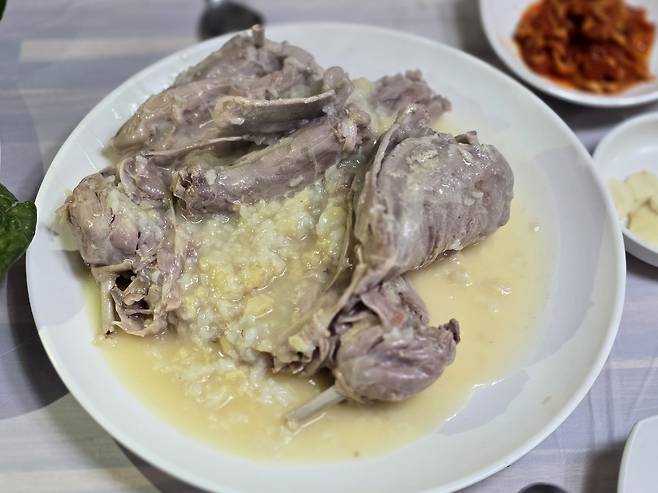 새터오리촌 한방오리누룽지백숙.