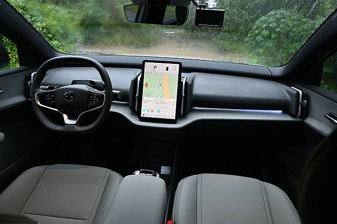 볼보 EX30CC. 사진: 김학수 기자