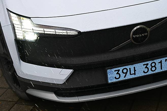 볼보 EX30CC. 사진: 김학수 기자