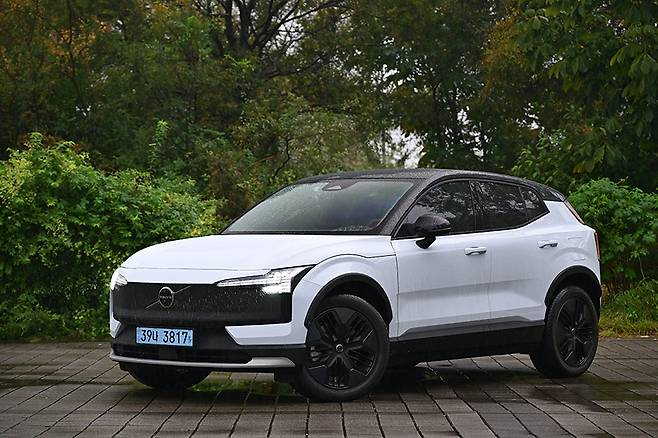 볼보 EX30CC. 사진: 김학수 기자