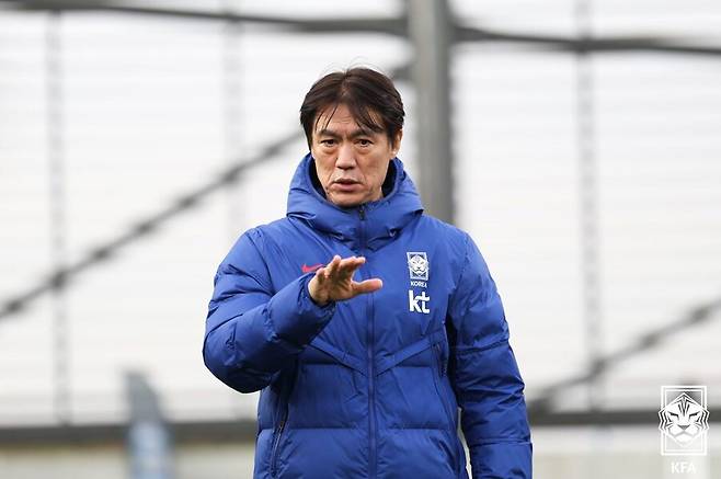 ▲ 이재성의 100경기 출전 기념과 볼리비아전 준비는 개인적 기록을 넘어 대표팀의 중요한 시험대가 된다. 선수와 팬 모두에게 의미 있는 순간이 될 이번 경기는 그의 헌신과 책임감이 다시 한번 빛나는 무대가 될 전망이다. ⓒ대한축구협회