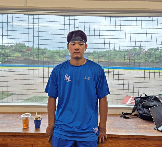 삼성 라이온즈의 신예 내야수 심재훈이 일본 오키나와에서 열린 마무리 훈련 도중 잠시 인터뷰에 응했다. 채정민 기자
