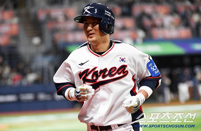 2025 K-BASEBALL SERIES 대한민국과 체코의 평가전이 8일 고척스카이돔에서 열렸다. 2회말 1사 3루 최재훈이 1타점 희생플라이 후 미소 짓고 있다. 고척=박재만 기자 pjm@sportschosun.com/2025.11.08/
