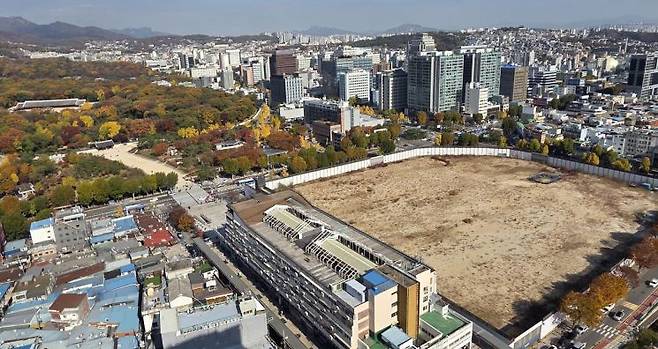 서울 종묘와 세운4구역 모습. 연합뉴스