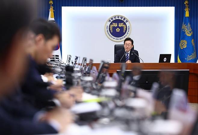 이재명 대통령이 13일 서울 용산 대통령실 청사에서 열린 수석보좌관회의에서 발언하고 있다. ⓒ뉴시스