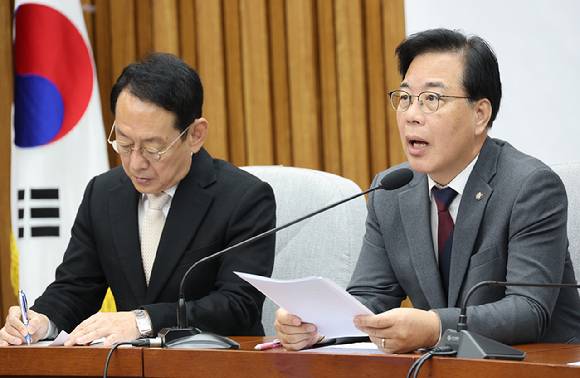 국민의힘 송언석 원내대표가 14일 서울 여의도 국회에서 열린 원내대책회의에서 발언하고 있다. 2025.11.14 [사진=연합뉴스]