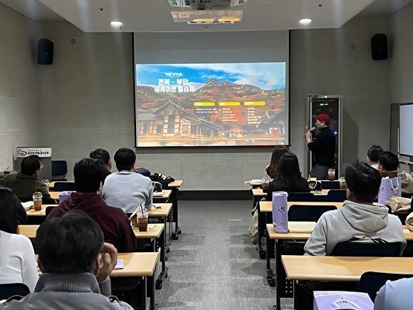 초청 팸투어에 참여한 기업 관계자들  [사진=부안군 ]