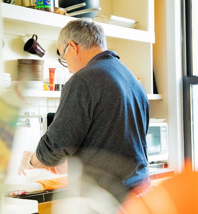 혼자 보내는 시간이 길어질수록, 함께했던 날들의 소중함이 더 깊어진다. /게티이미지뱅크