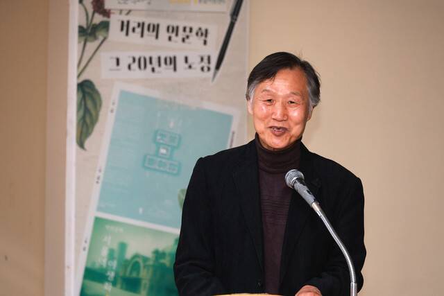 성프란시스대학 인문학 과정에서 노숙인 대상 글쓰기 강연을 18년간 해온 박경장 교수(문학평론가). 정용일 선임기자 yongil@hani.co.kr