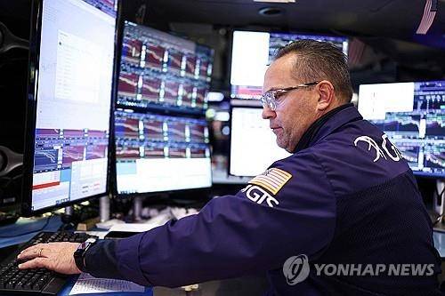 ▲ 뉴욕증권거래소의 트레이더 [뉴욕 AFP=연합뉴스. 재판매 및 DB 금지]