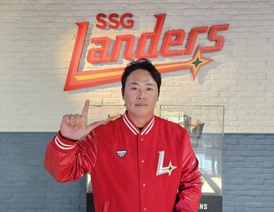 SSG로 돌아온 박재상 코치. 사진[연합뉴스]