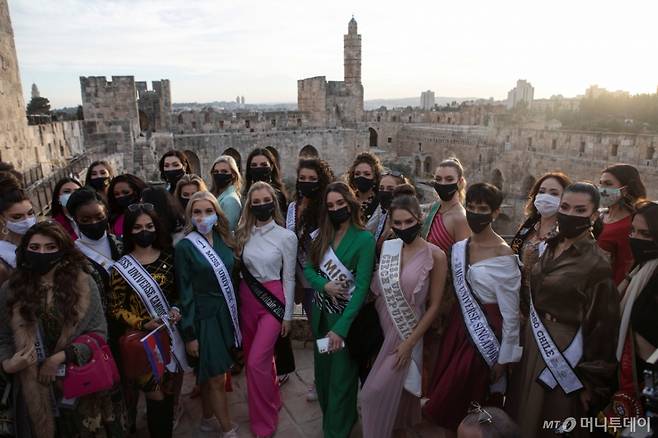 2021년 코로나 팬데믹 속에서도 유지된 미인대회 '미스유니버스'의 참가자들/사진=머니투데이 사진DB