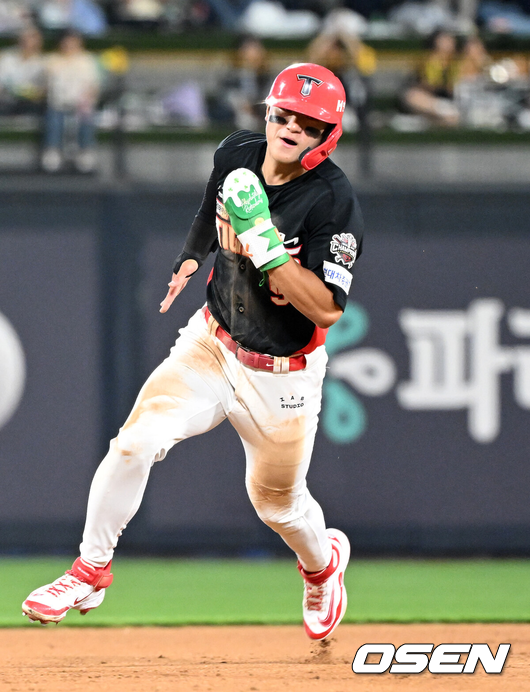 KIA 김도영이 힘차게 달리고 있다./OSEN DB