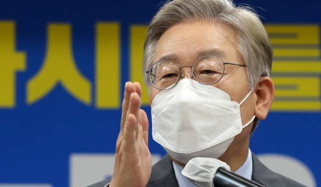 2021년 9월 당시 이재명 경기도지사가 경기도청에서 대장동 사건과 관련 발언하고 있다. /연합뉴스