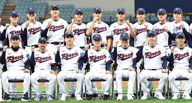 대표팀은 한일전에서 10년째 승리하지 못하고 있지만, 매 경기 상대를 끈질기게 물고 늘어나며 라이벌 구도를 이어가고 있다.｜뉴시스