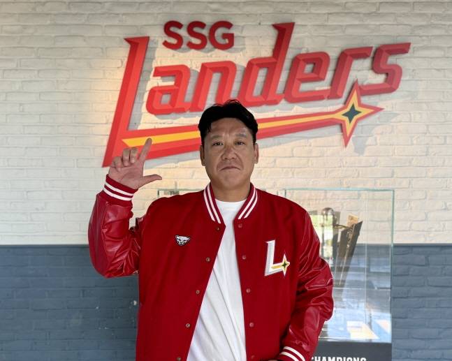 SSG에 새로 합류한 조동찬 코치. SSG 랜더스 제공