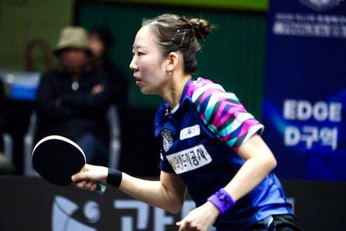 수비 준비하는 화성도시공사의 양하은 [촬영 이동칠]