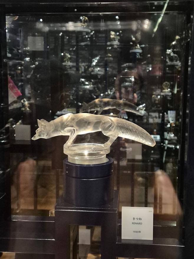 프랑스의 보석세공사이자 유리공예가인 르네 랄리크의 자동차 마스코트. 도요타자동차박물관에는 르네 랄리크의 유리 공예 29점이 전시돼있다. 나가쿠테(아이치현)=서혜진 특파원