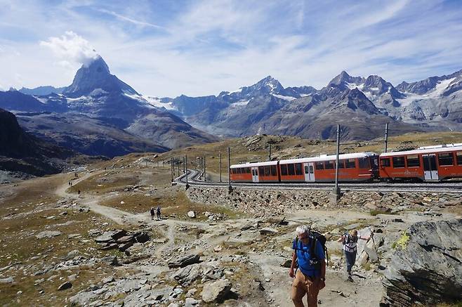 체어마트(체르마트)로 향하는 기차 풍경. 장보영 제공