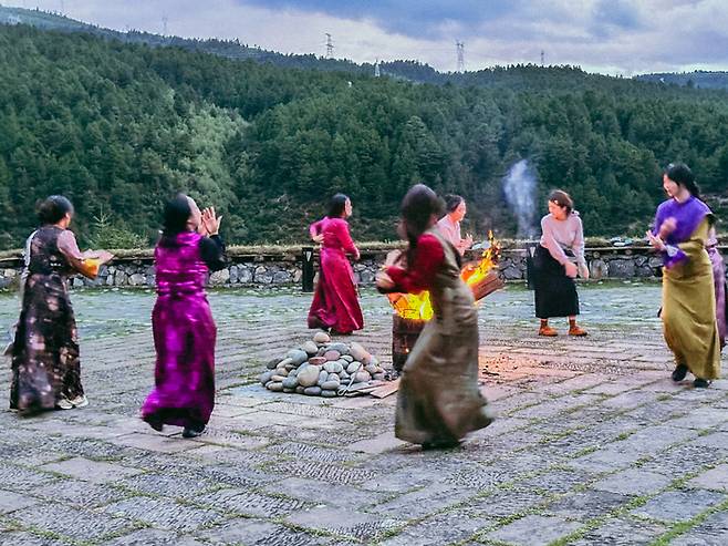 반얀트리 리장의 전통 춤 의식  / 사진=권효정 여행+ 기자