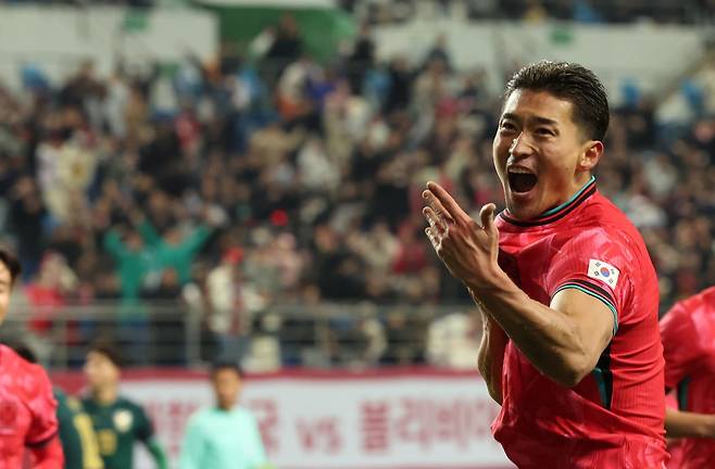 축구대표팀 조규성이 14일 대전월드컵경기장서 열린 볼리비아 평가전에서 후반 막판 쐐기골을 터트린 뒤 환호하고 있다. 대전|뉴시스