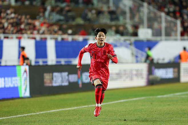 축구국가대표팀 윙포워드&nbsp;양민혁은&nbsp;최근 배준호,&nbsp;엄지성과 함께&nbsp;대표팀 조커로 거론되고 있다. 직선적인 측면 드리블과 크로스 등 조커로서 쓰임새는&nbsp;과거 선배들 못지않다. 사진제공│대한축구협회