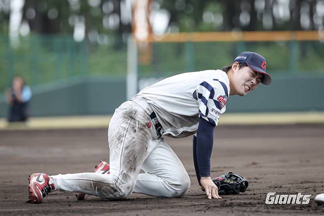 롯데 고승민이 수비훈련을 진행하고 있다. /사진=롯데 자이언츠 제공