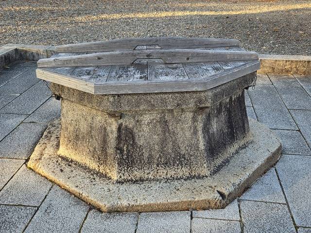 신라 원성왕대 호국룡이 살았다는 설화에 등장하는 분황사 석정.