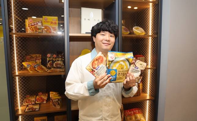 최욱 오뚜기중앙연구소 선임연구원이 오뚜기 스프 제품을 소개하고 있다. / 사진=오뚜기