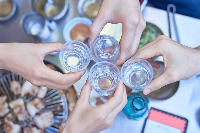 술을 한 잔만 마셔도 당뇨병과 비만 위험이 증가하는 것으로 나타났다. 사진=게티이미지뱅크
