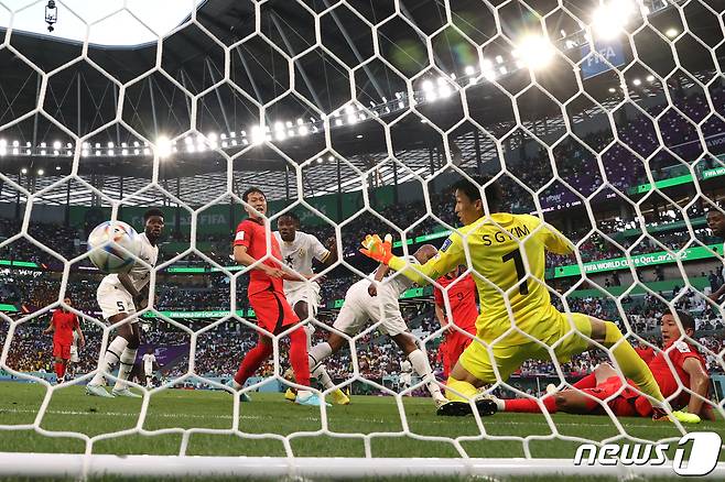 가나에 실점하는 김승규 골키퍼2022.11.28/뉴스1 ⓒ News1 이광호 기자