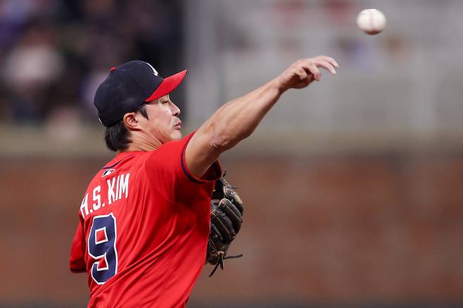 ATLANTA, GEORGIA - SEPTEMBER 26: Ha-Seong Kim #9 of the Atlanta Braves throws a runner out at first against the Pittsburgh Pirates in the third inning at Truist Park on September 26, 2025 in Atlanta, Georgia.   Brett Davis/Getty Images/AFP (Photo by Brett Davis / GETTY IMAGES NORTH AMERICA / Getty Images via AFP)







<저작권자(c) 연합뉴스, 무단 전재-재배포, AI 학습 및 활용 금지>