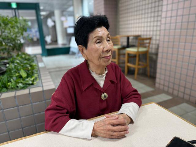 전 세계 최장기 사형수 하카마다 이와오의 누나 하카마다 히데코가 8일 도쿄 시나가와구 릿쇼대에서 한국일보와 인터뷰를 하고 있다. 도쿄=허유정 기자