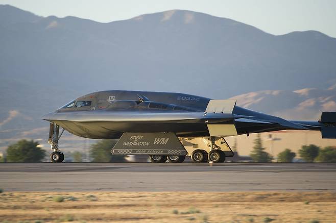 B-2 스피릿 스텔스 핵 폭격기