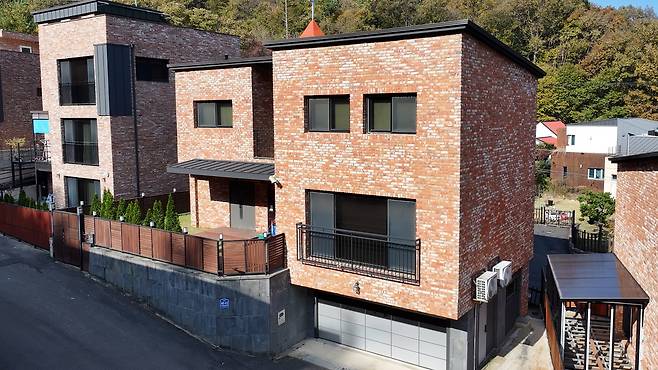 12월 1일 3차 매각기일을 앞두고 있는 경기 광주시 퇴촌면 관음리 소재 주택  [이건욱 PD]