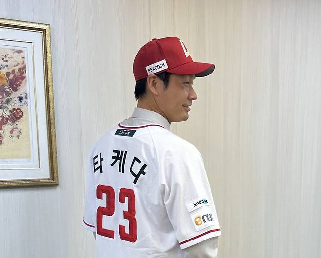 [서울=뉴시스] 프로야구 SSG 랜더스에 아시아쿼터 선수로 합류한 일본인 우완 투수 다케다 쇼타. (사진=SSG 랜더스 제공) 2025.11.17. photo@newsis.com *재판매 및 DB 금지