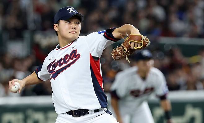 ▲ 한국 마운드가 숱한 4사구로 자멸하는 사이 오히려 공격적인 투구로 빛이 난 정우주 ⓒ연합뉴스