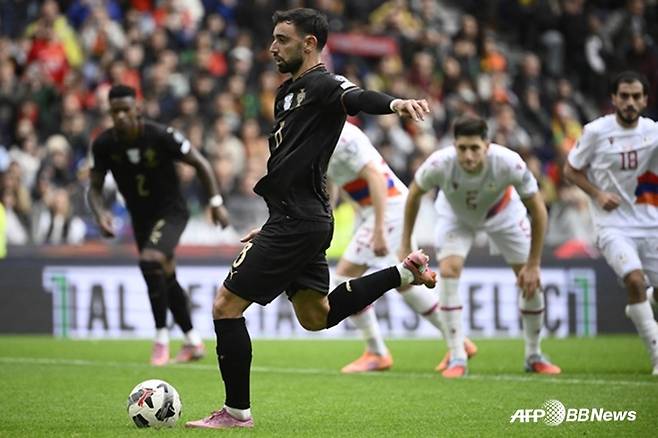 슈팅하는 브루노 페르난데스. /AFPBBNews=뉴스1