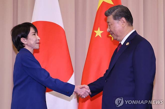 10월 31일 경주에서 만난 중일 정상 [지지 AFP 연합뉴스 자료사진. 재판매 및 DB 금지]