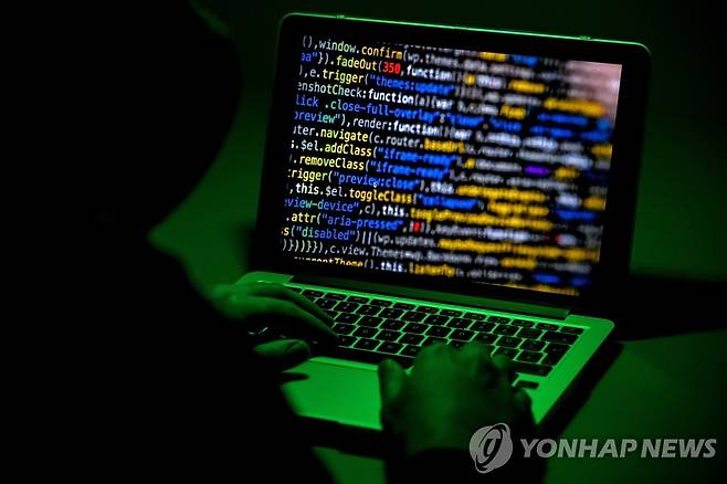 컴퓨터 화면에 표시된 프로그래밍 코드(기사와 직접관련 없음) [EPA=연합뉴스 자료사진. 재판매 및 DB 금지]