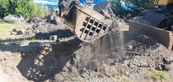 ㄱ씨가 불법으로 매립한 석재 폐기물. 사진 =제주자치경찰단