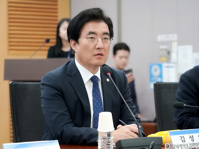 김성회 의원도 협력을 약속했다.