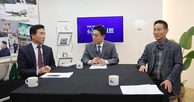 박동순 한성대학교 국방과학대학원 교수와 노동일 파이낸셜뉴스 주필, 이윤규 한국군사문제연구원 본부장(왼쪽부터)이 파이낸셜뉴스가 운영중인 'fn 인사이트'에 출연, “보이지 않는 전쟁의 서막, 사이버·전자·심리전의 실체”이란 주제로 좌담회를 하고 있다. 사진=박범준 기자