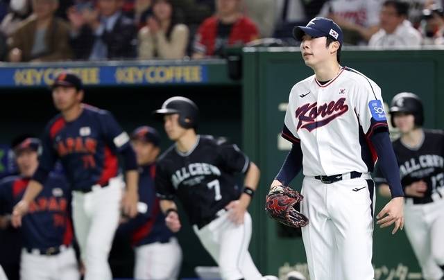 16일 일본 도쿄돔에서 열린 2025 K베이스볼 시리즈 대한민국과 일본의 평가전. 4회초 실점한 오원석이 아쉬워하고 있다. 사진=연합뉴스