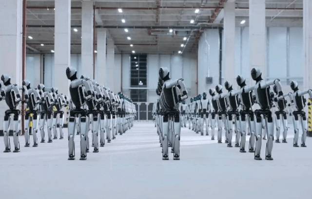 유비테크 로보틱스(UBTECH Robotics)에서 공개한 휴머노이드 로봇 군대 영상 캡처. 뉴시스