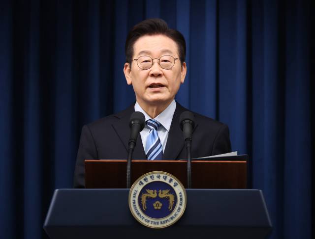 이재명 대통령이 지난 14일 서울 용산 대통령실에서 한미 팩트시트 최종 합의 내용을 직접 발표하고 있다. 연합뉴스