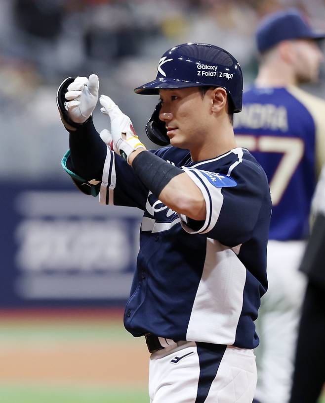 신민재가 국제무대에서도 정밀한 타격을 선보였다. 빠른 공과 변화구 적응력 모두 탁월했다. 뉴시스