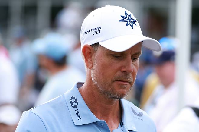 헨릭 스텐손이 지난 8월 18일 미국 인디애나주 웨스트필드에서 열린 LIV 골프 개인전 시즌 최종전 인디애나폴리스 대회 마지막날 경기 도중 심각한 표정을 짓고 있다. 게티이미지코리아