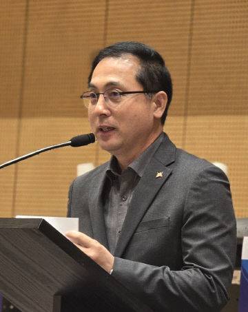 박희조 동구청장이 축사하고 있다.
