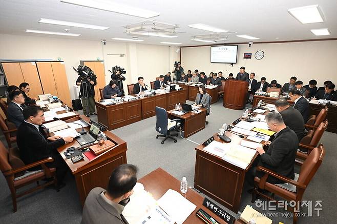 19일 열린 제주도의회 농수축경제위원회의 예산안 심의 회의.